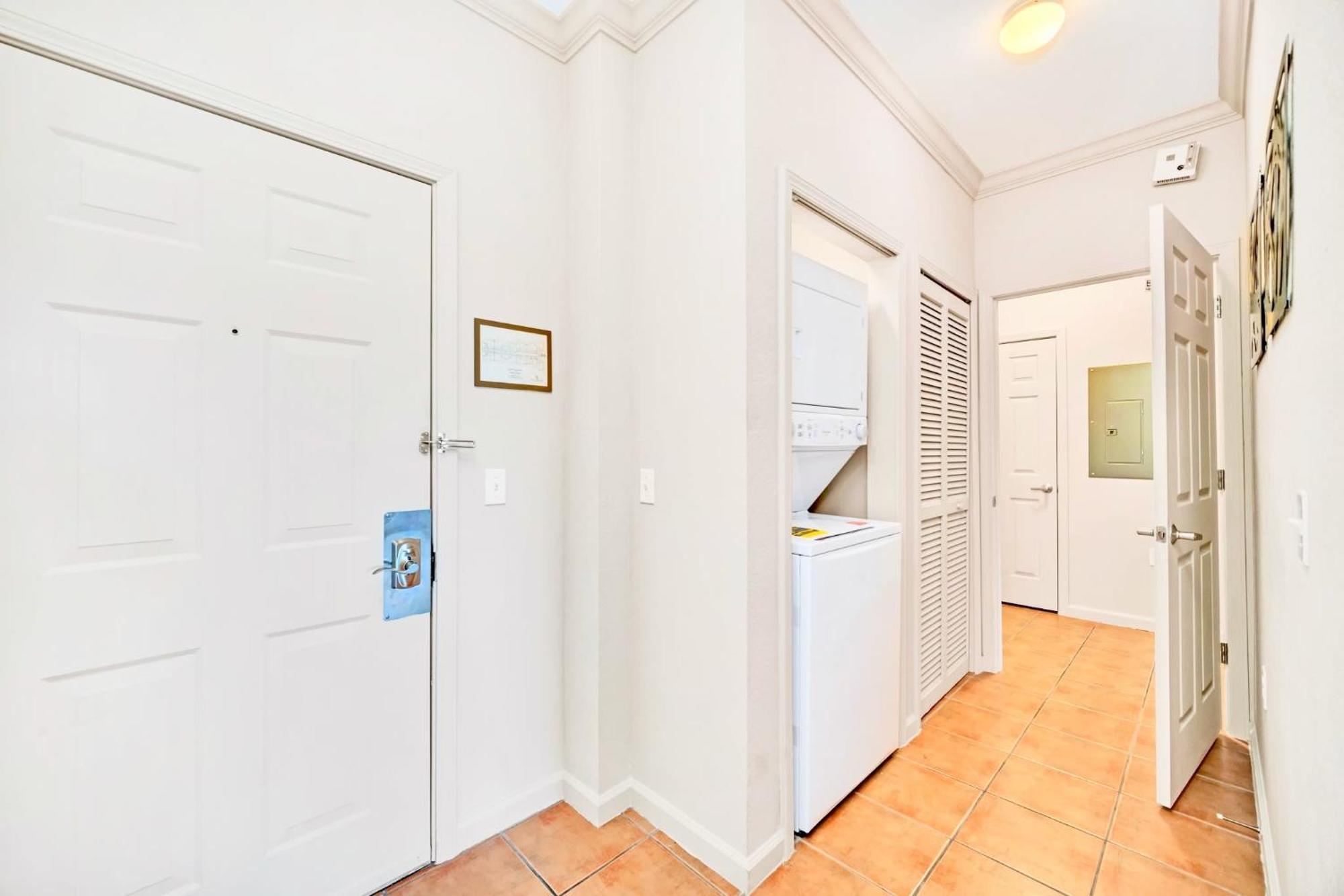 Stunning 2Br Condo With Hot Tub And Pool, Near Disney! Orlando Bagian luar foto