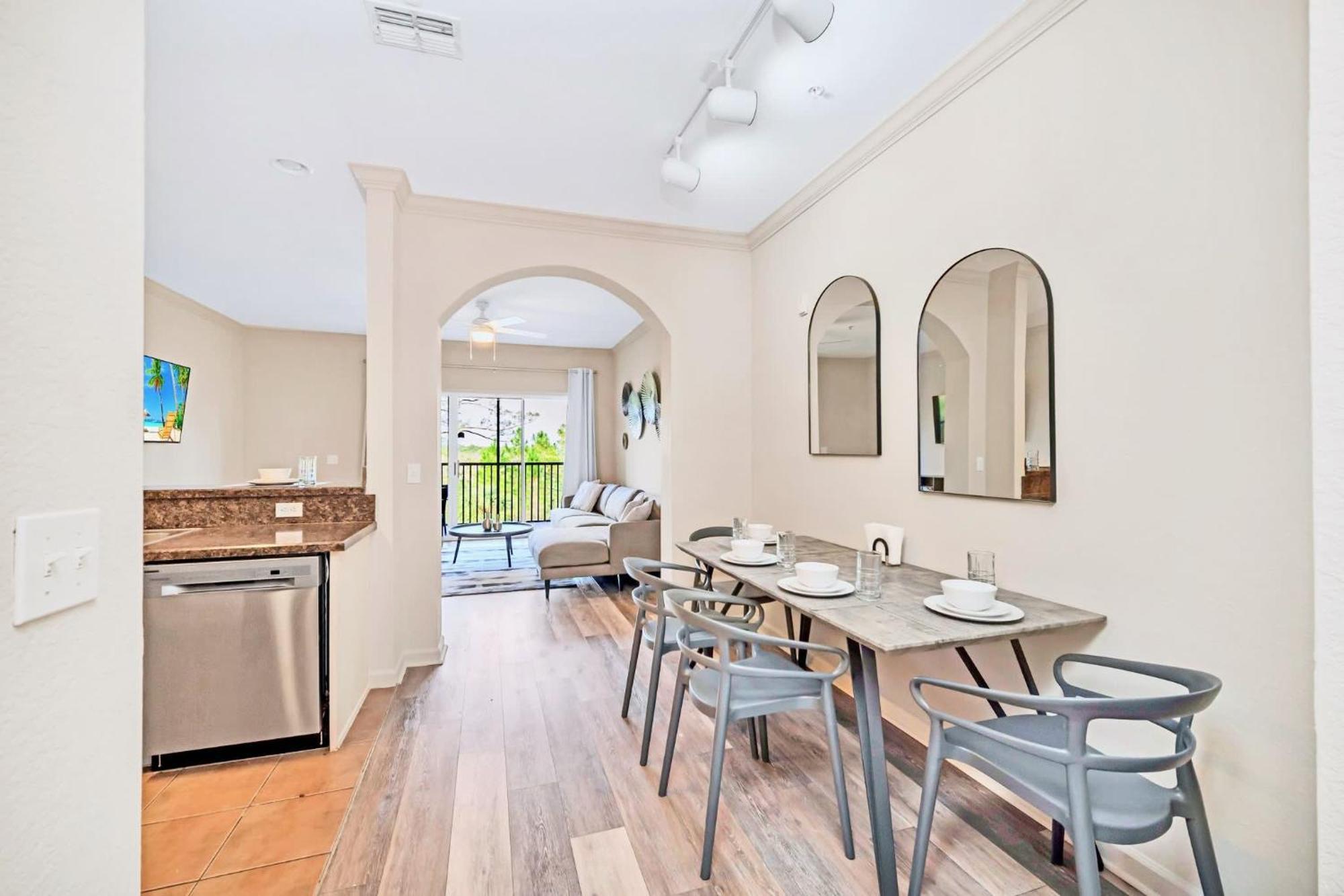 Stunning 2Br Condo With Hot Tub And Pool, Near Disney! Orlando Bagian luar foto