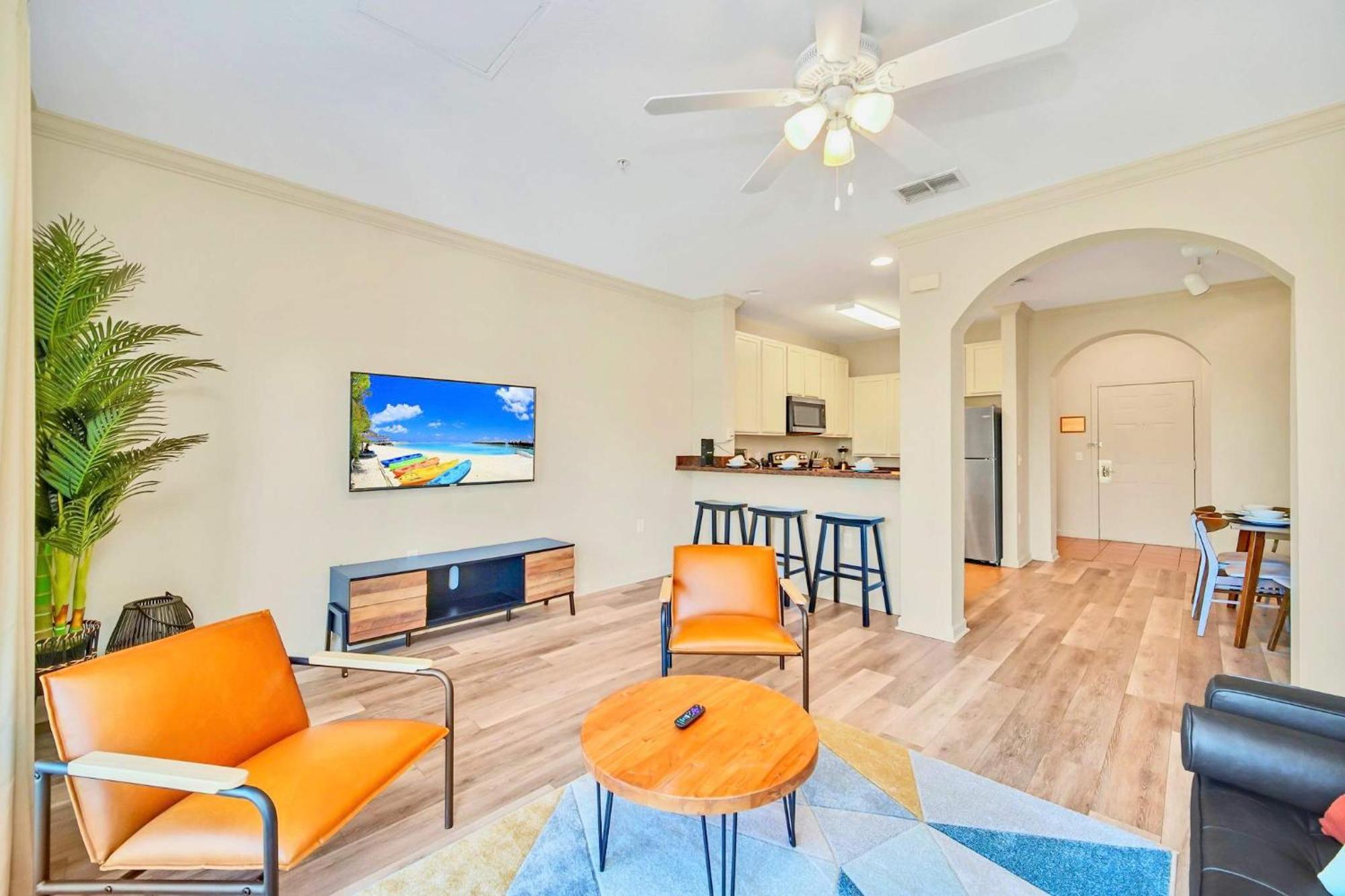 Stunning 2Br Condo With Hot Tub And Pool, Near Disney! Orlando Bagian luar foto