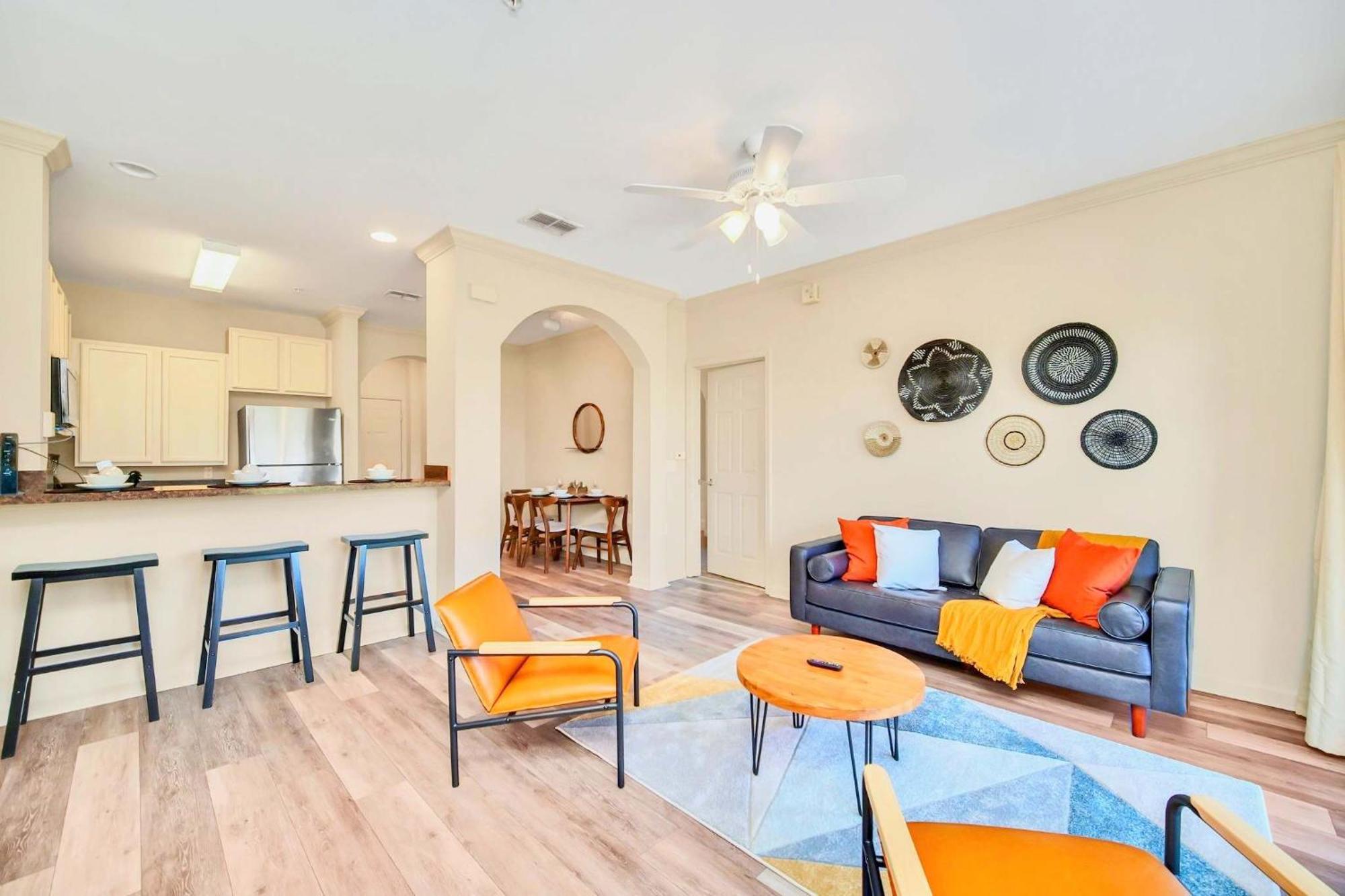Stunning 2Br Condo With Hot Tub And Pool, Near Disney! Orlando Bagian luar foto