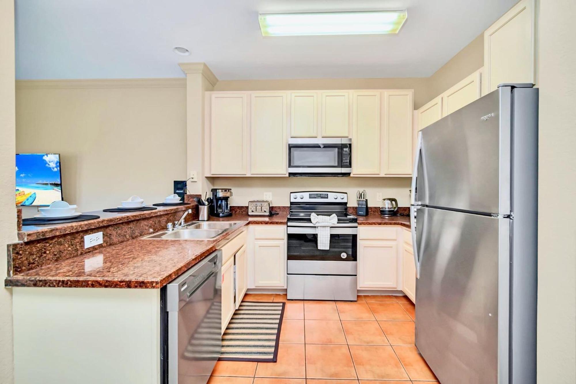 Stunning 2Br Condo With Hot Tub And Pool, Near Disney! Orlando Bagian luar foto
